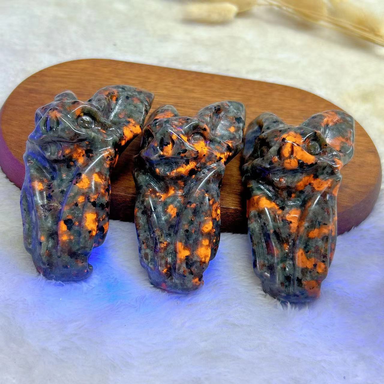 Natural Crystal Yooperlite Bat - Lighting Effect Home Decor 评论和价格