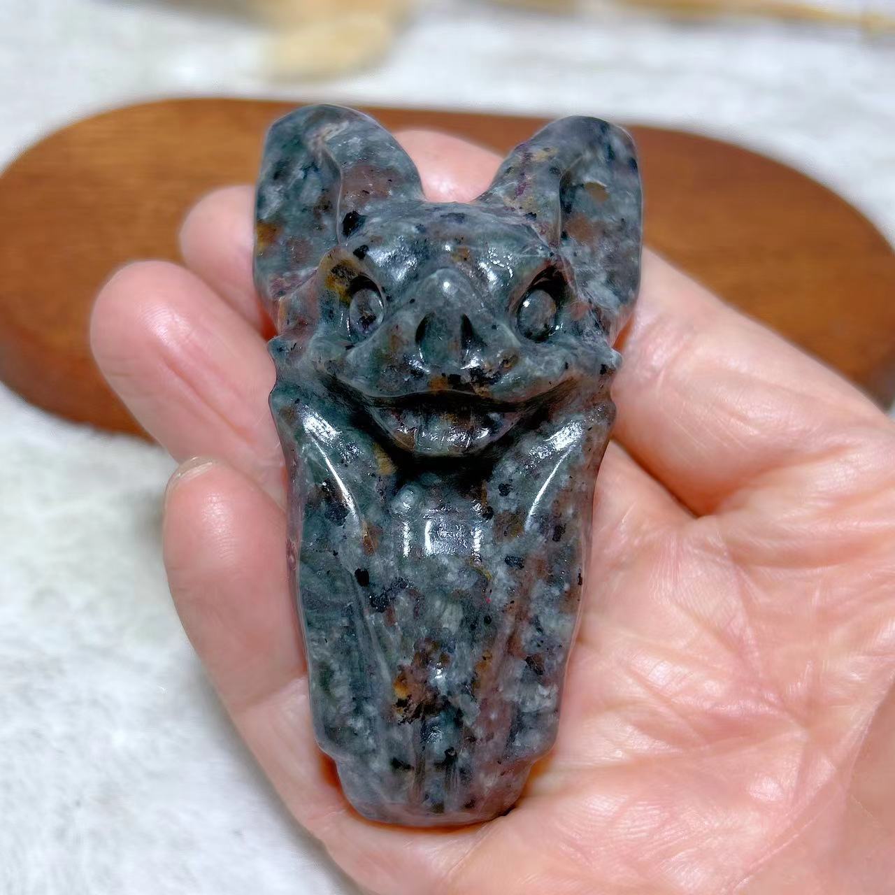 Natural Crystal Yooperlite Bat - Lighting Effect Home Decor 评论和价格