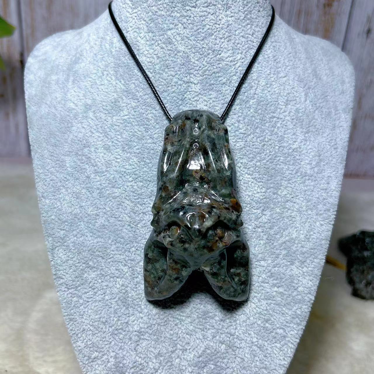Natural Crystal Yooperlite Bat - Lighting Effect Home Decor 评论和价格